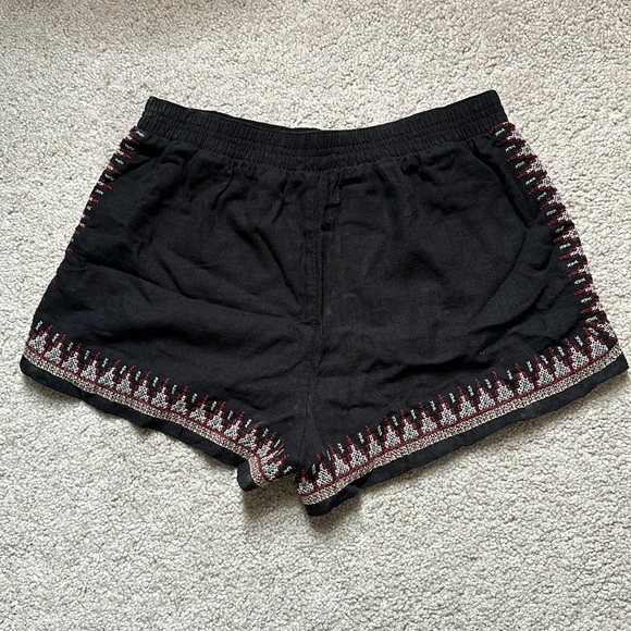 Embroidered Shorts - Picture 4 of 5